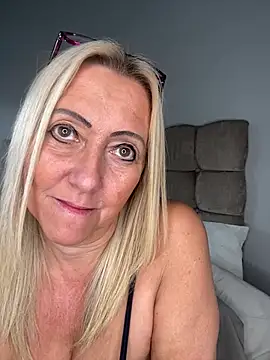 Chat XXX en directo de CocoJadeX