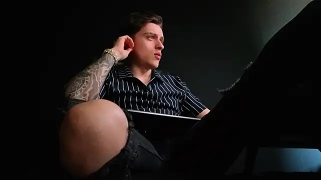 FelixStarkk 라이브 XXX 채팅