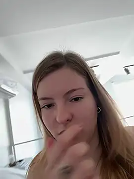 heyitskiara's Live XXX Chat