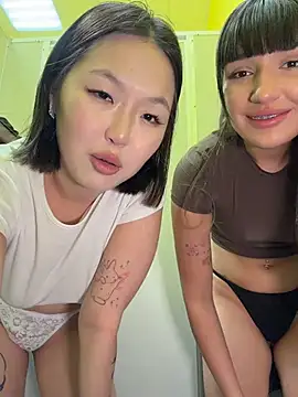CreamPuff- live XXX chat