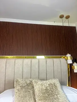MiaBerry_ লাইভ XXX চ্যাট