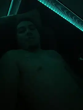 Вебкам-шоу naughtyboi224