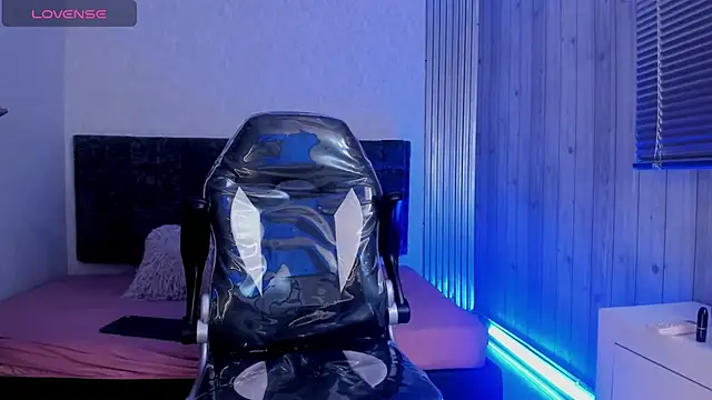 luccas_lowee élő XXX-chatje