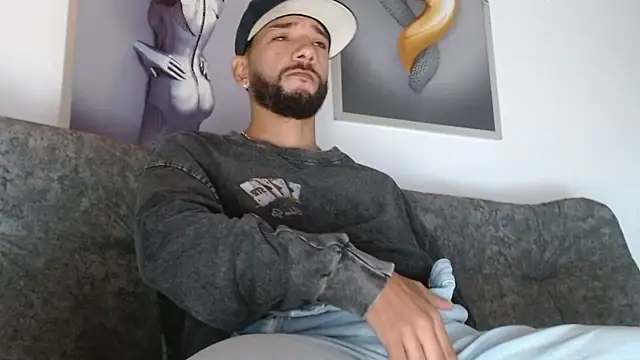 Онлайн чат XXX LukasScott_