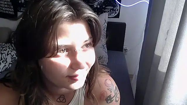 AlienforTwenty – Live XXX-chat