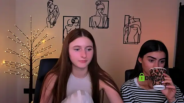 XXX chat uživo modela nekky_mouse