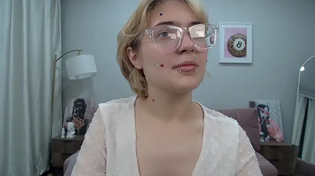 Show modela RuraBlare na web-kameri