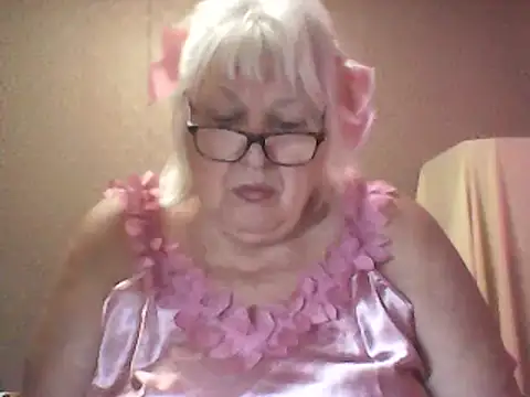 Alexia64231's Live Chat Room