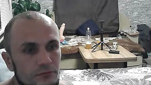 XXX chat uživo modela Straponist888