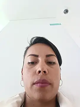_andrea30 Chat XXX in diretta