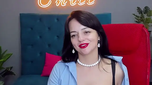 BellaRowan Chat XXX in diretta