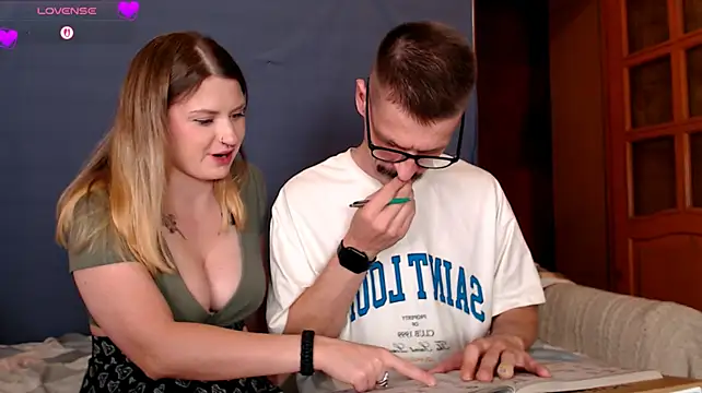 CozyCurves' Live XXX Chat