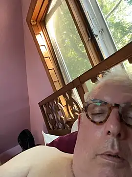 CharlieWeaver22 élő XXX-chatje