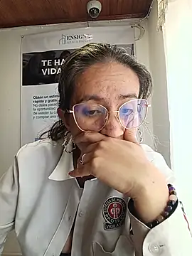 Valentina--1 Chat XXX in diretta