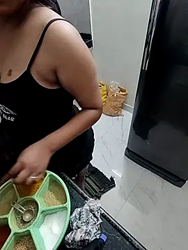 XXX chat uživo modela annu_delhi