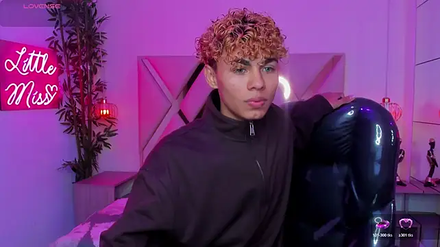 Chat XXX en directo de Anyelo_Twink