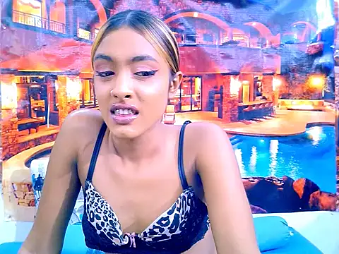 IndianPretty14u2Luv's Live XXX Chat