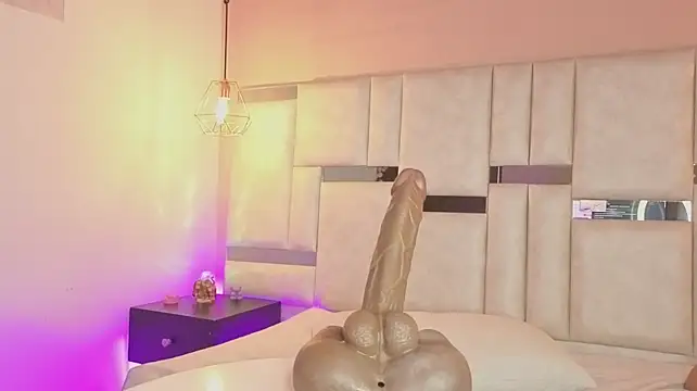 Chat +18 de kylie_river ao vivo