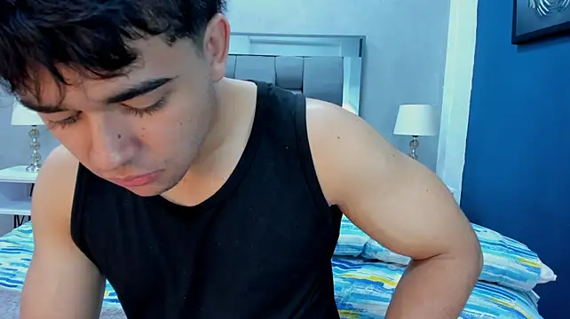 Charlie___Musk Adlı Modelin Canlı XXX Sohbeti
