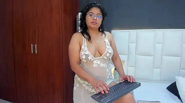 צ'אט XXX בשידור חי של yeral2017