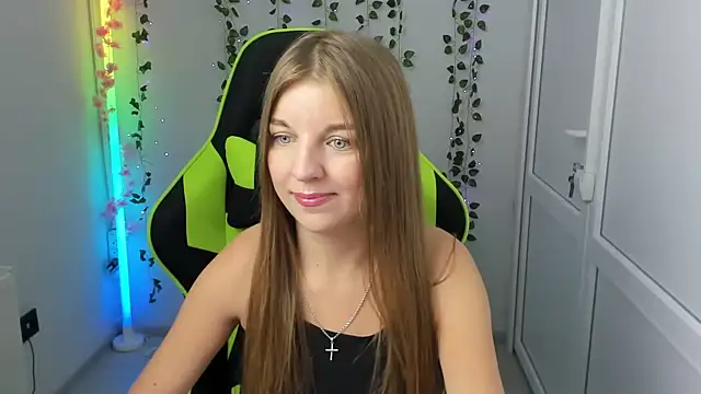 LuckyKinsley – Naživo XXX chat