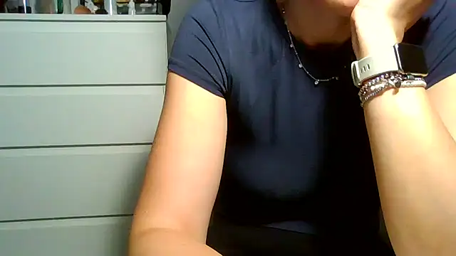 Ms-Lust1- – Live XXX-chat