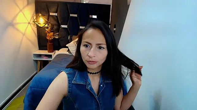XXX chat uživo modela Chantal_fox__