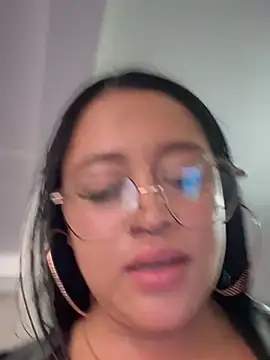 Outdoors-Mia_Khalifa Adlı Modelin Canlı XXX Sohbeti