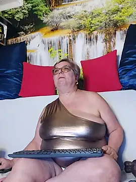 QueenPammy1 Chat XXX live