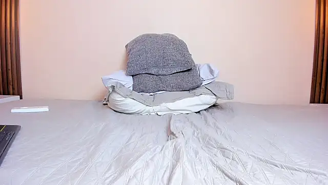 XXX chat uživo modela Max_saenz