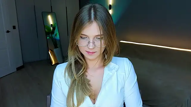 linakorvin live XXX chat