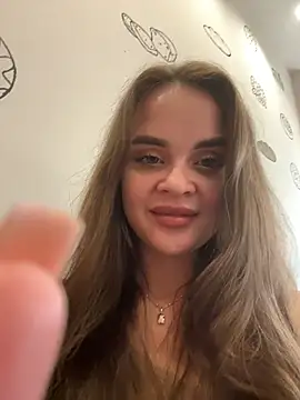 KristiRich Adlı Modelin Canlı XXX Sohbeti