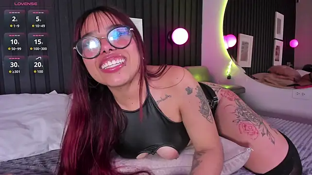 Chat XXX en directo de Little_natty_