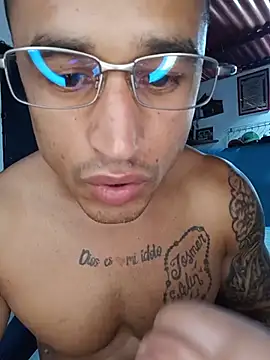Chatroom XXX en direct de Fitneehot