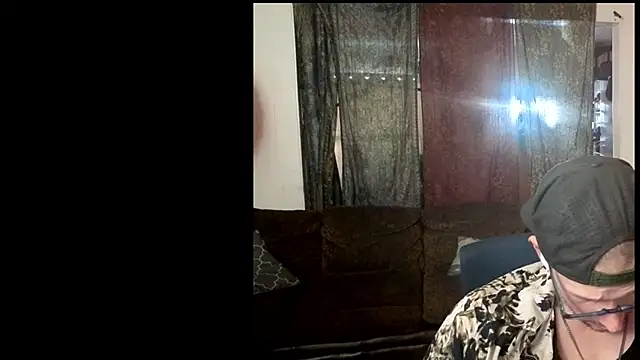 MasterDaddyCool élő XXX-chatje