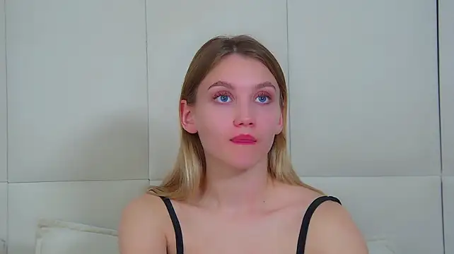 StacyEvances Adlı Modelin Canlı XXX Sohbeti