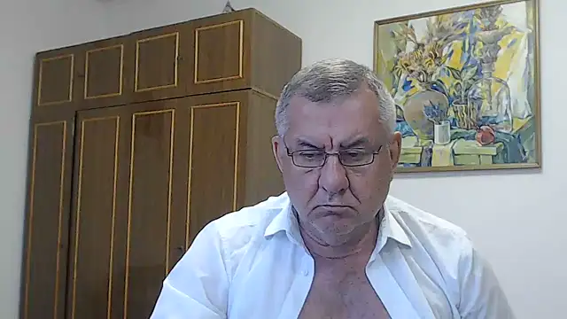 machomale3 XXX чат на живо
