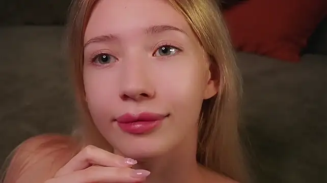 Sunnivaee Chat XXX in diretta