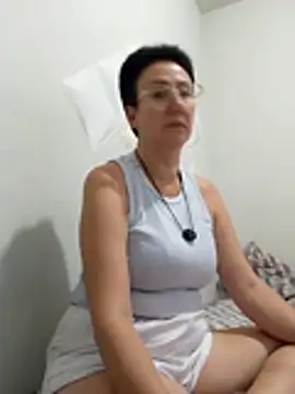 צ'אט XXX בשידור חי של MILEIDE980