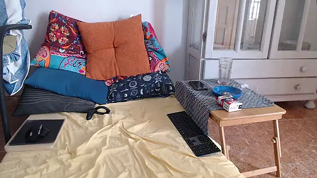 Nudelschwanz Adlı Modelin Canlı XXX Sohbeti