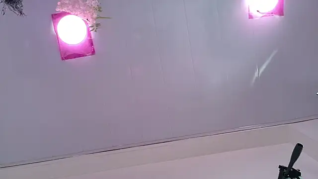 NahomyEvans' Live XXX Chat