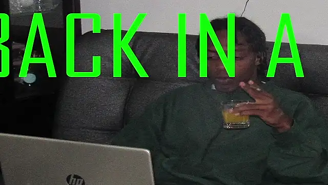Larry-n-clouds Live XXX Chat