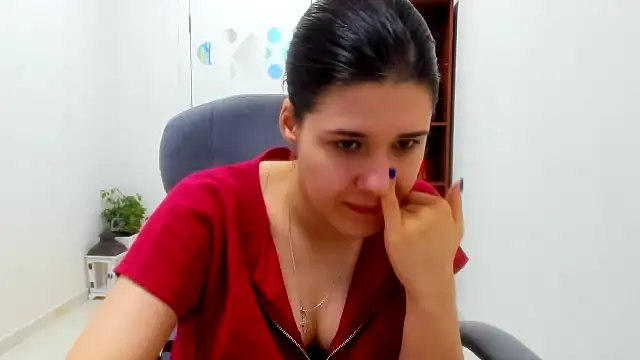 Joannia Adlı Modelin Canlı XXX Sohbeti