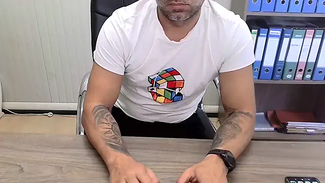 Evasionee XXX чат на живо