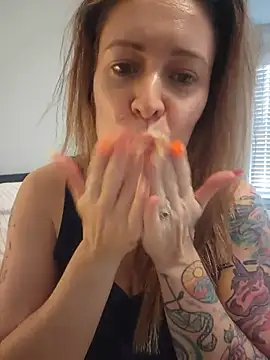 HollyTattoo Show in webcam