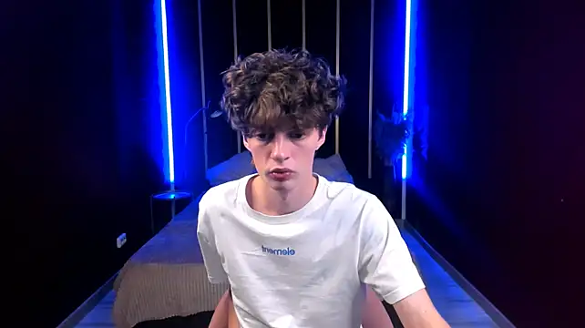 LukeSweet live XXX chat