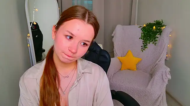 RileyBloomss Adlı Modelin Canlı XXX Sohbeti