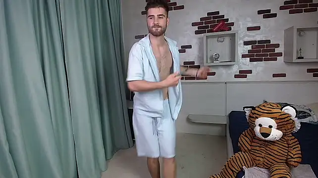 Онлайн чат XXX KyloEast