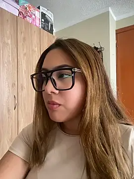 Chat +18 de Miabonnett_ ao vivo