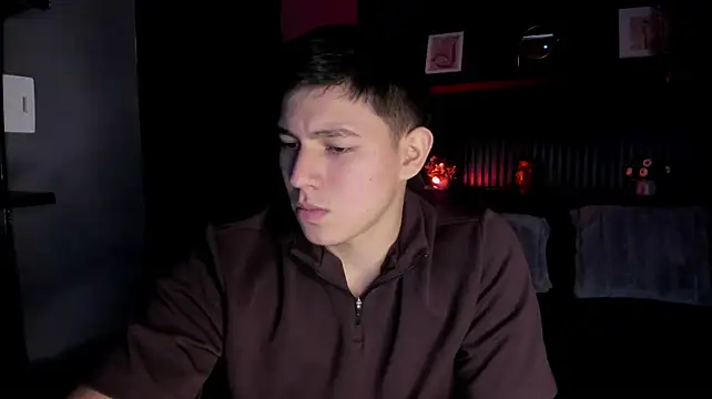 JamesCr_'s Live XXX Chat